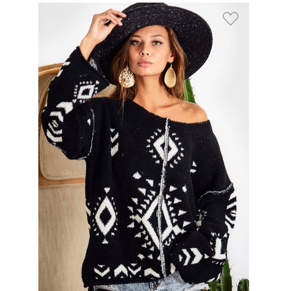 LAST ONE! ON SALE! Soft Aztec Sweater - Picture 2 of 9